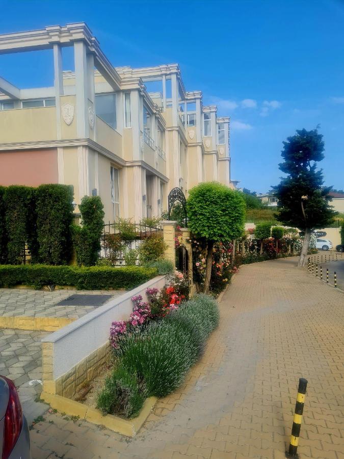Апартамент- Вила Флоренс На 600 М От Плажа! Varna Esterno foto